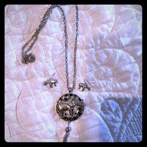 Elephant necklace with earrings houndstooth